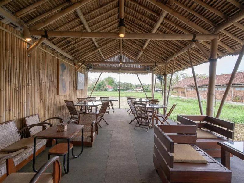Oyo 2380 Alea Guesthouse Muntilan Luaran gambar