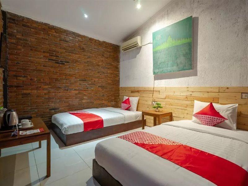 Oyo 2380 Alea Guesthouse Muntilan Luaran gambar