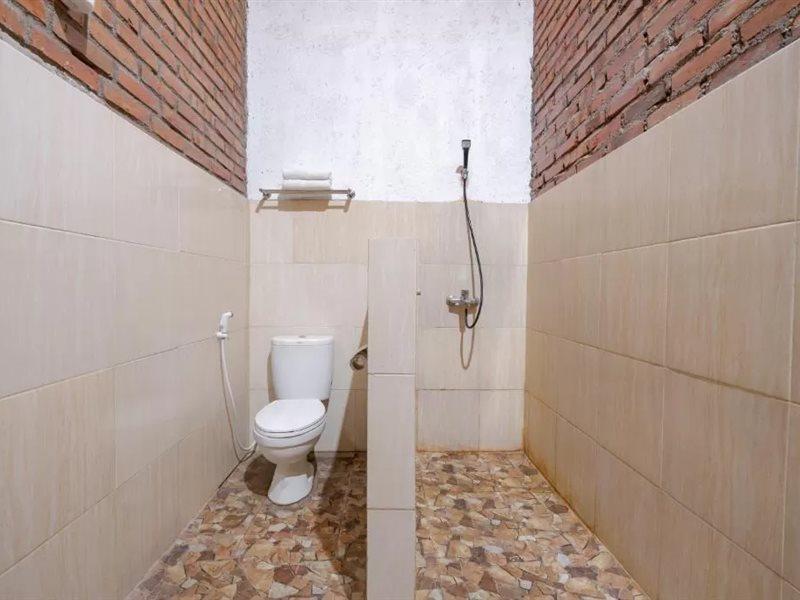 Oyo 2380 Alea Guesthouse Muntilan Luaran gambar