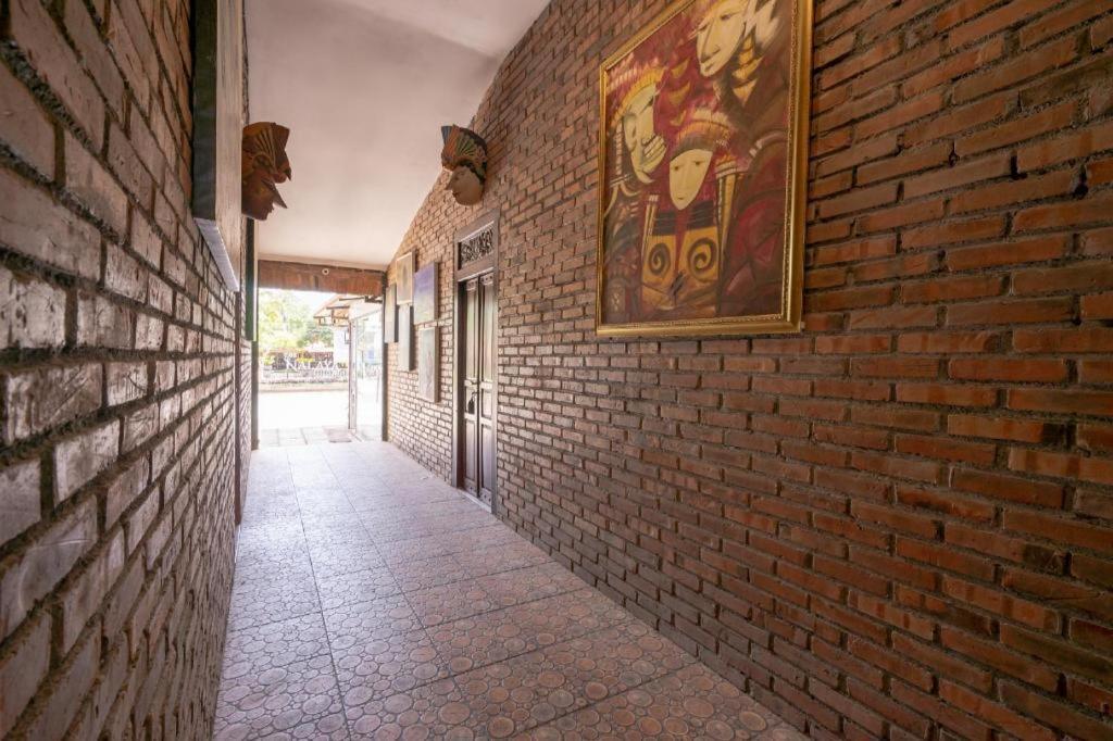 Oyo 2380 Alea Guesthouse Muntilan Luaran gambar