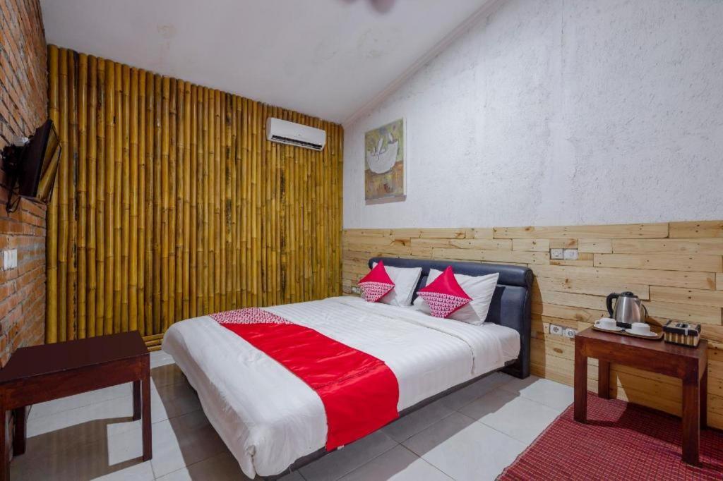 Oyo 2380 Alea Guesthouse Muntilan Luaran gambar
