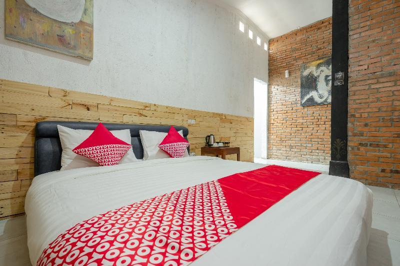 Oyo 2380 Alea Guesthouse Muntilan Luaran gambar