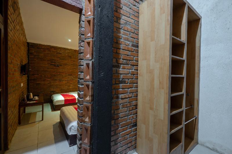 Oyo 2380 Alea Guesthouse Muntilan Luaran gambar