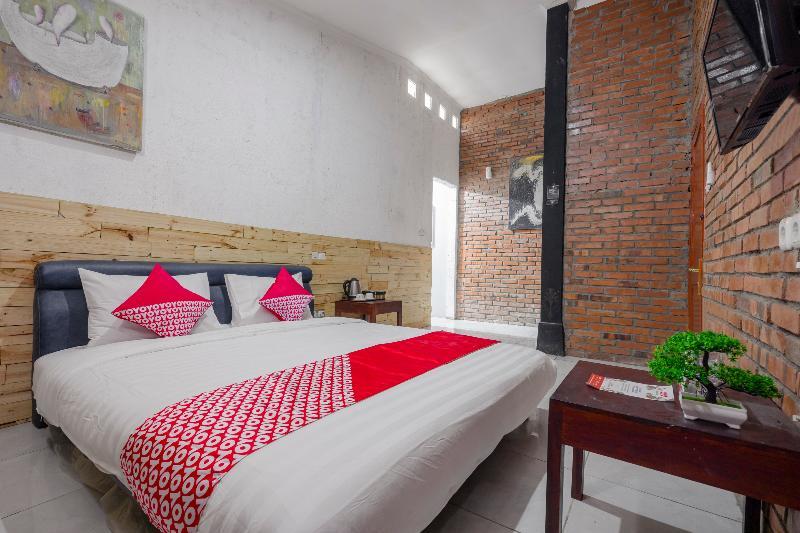 Oyo 2380 Alea Guesthouse Muntilan Luaran gambar