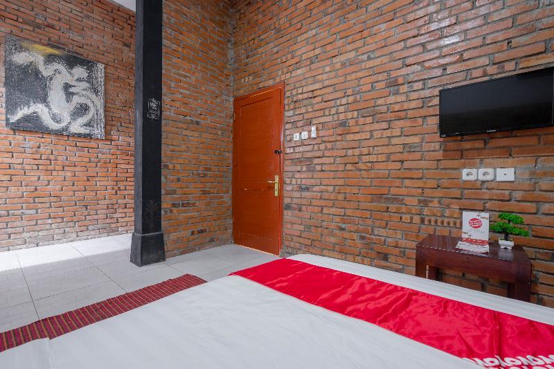 Oyo 2380 Alea Guesthouse Muntilan Luaran gambar