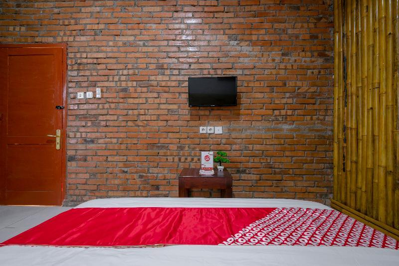 Oyo 2380 Alea Guesthouse Muntilan Luaran gambar