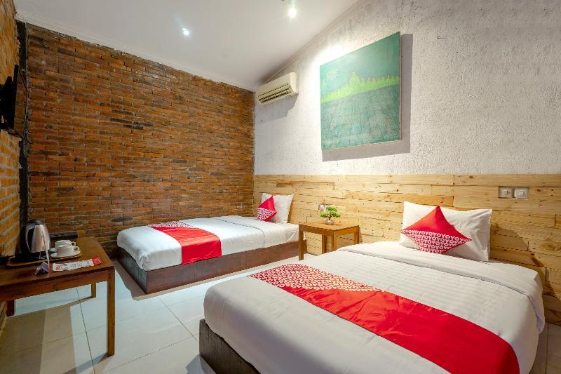 Oyo 2380 Alea Guesthouse Muntilan Luaran gambar