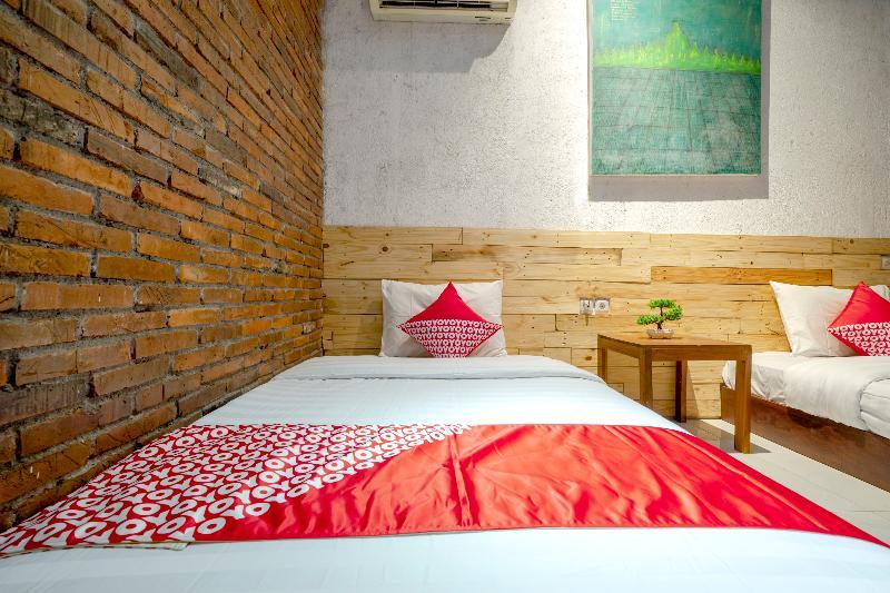 Oyo 2380 Alea Guesthouse Muntilan Luaran gambar