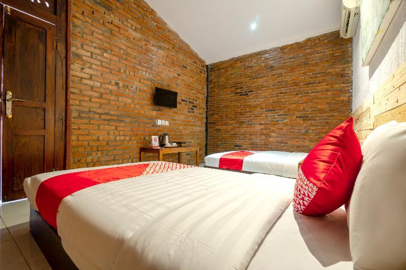 Oyo 2380 Alea Guesthouse Muntilan Luaran gambar